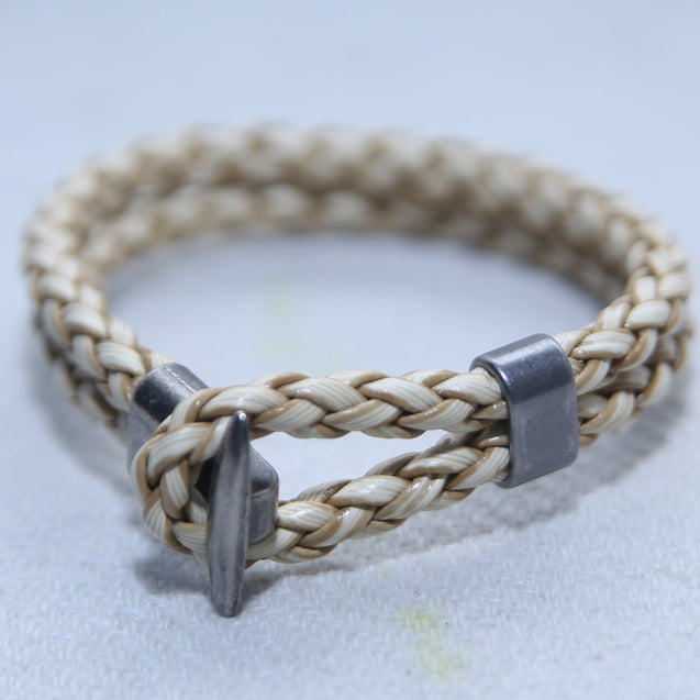 SINGLE BROWNISH STRING MEN BRACELET