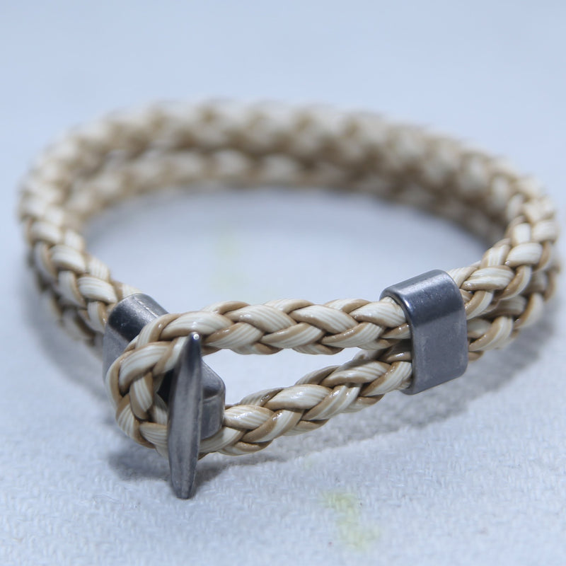 SINGLE BROWNISH STRING MEN BRACELET
