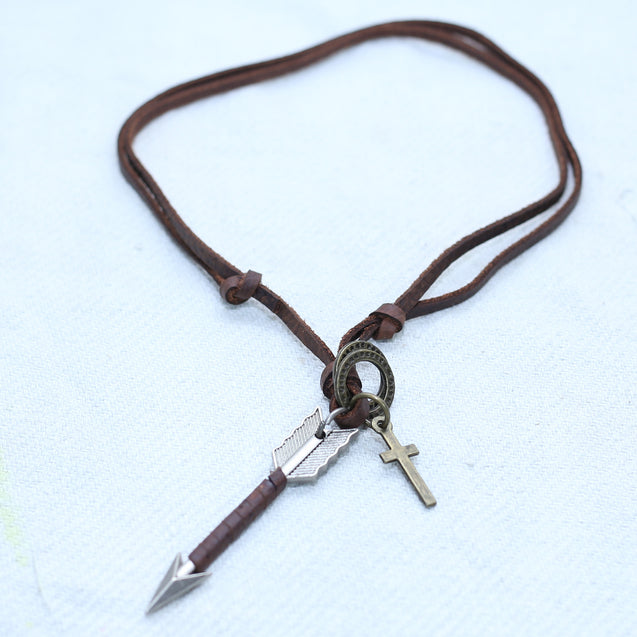 ARROW TYPE MEN NECKLACE IN BROWN