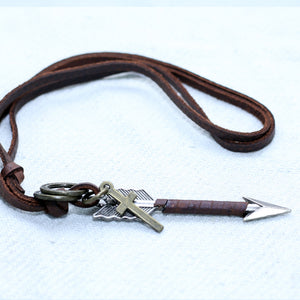 ARROW TYPE MEN NECKLACE IN BROWN